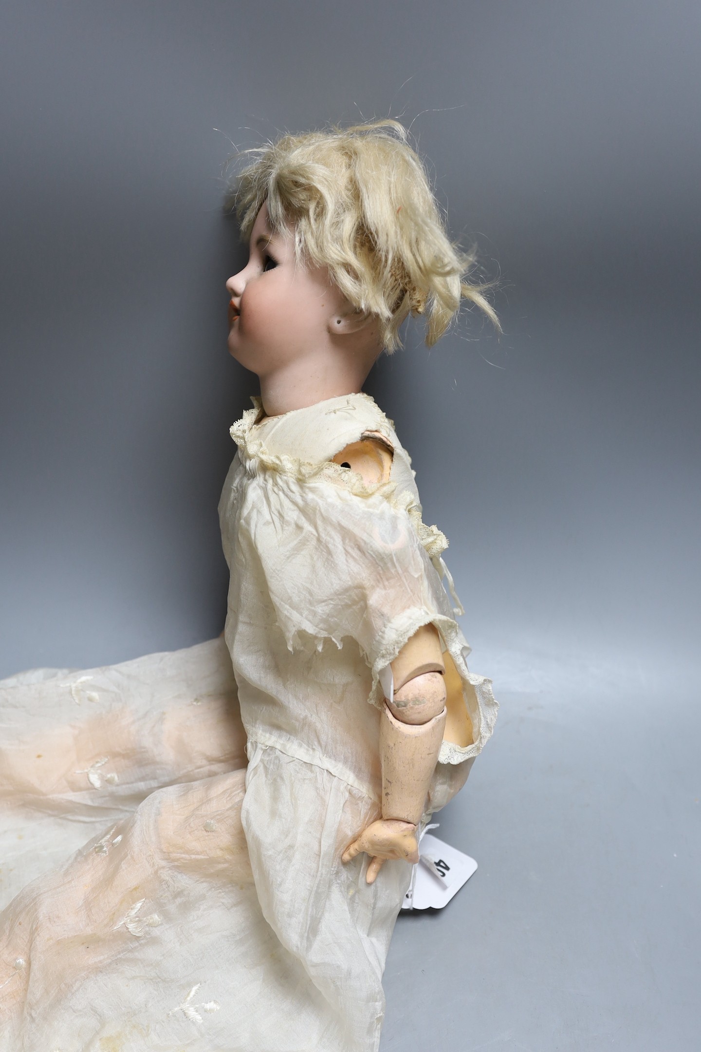 Simon & Halbig 1339 original wig, pierced ears, original body, some fingers missing, fully jointed, 55cm